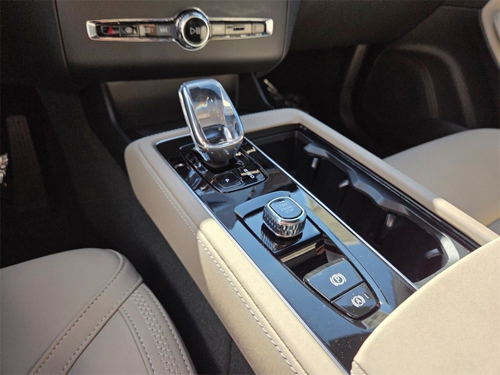 New 2026 Volvo XC90 T8 Plus image 26