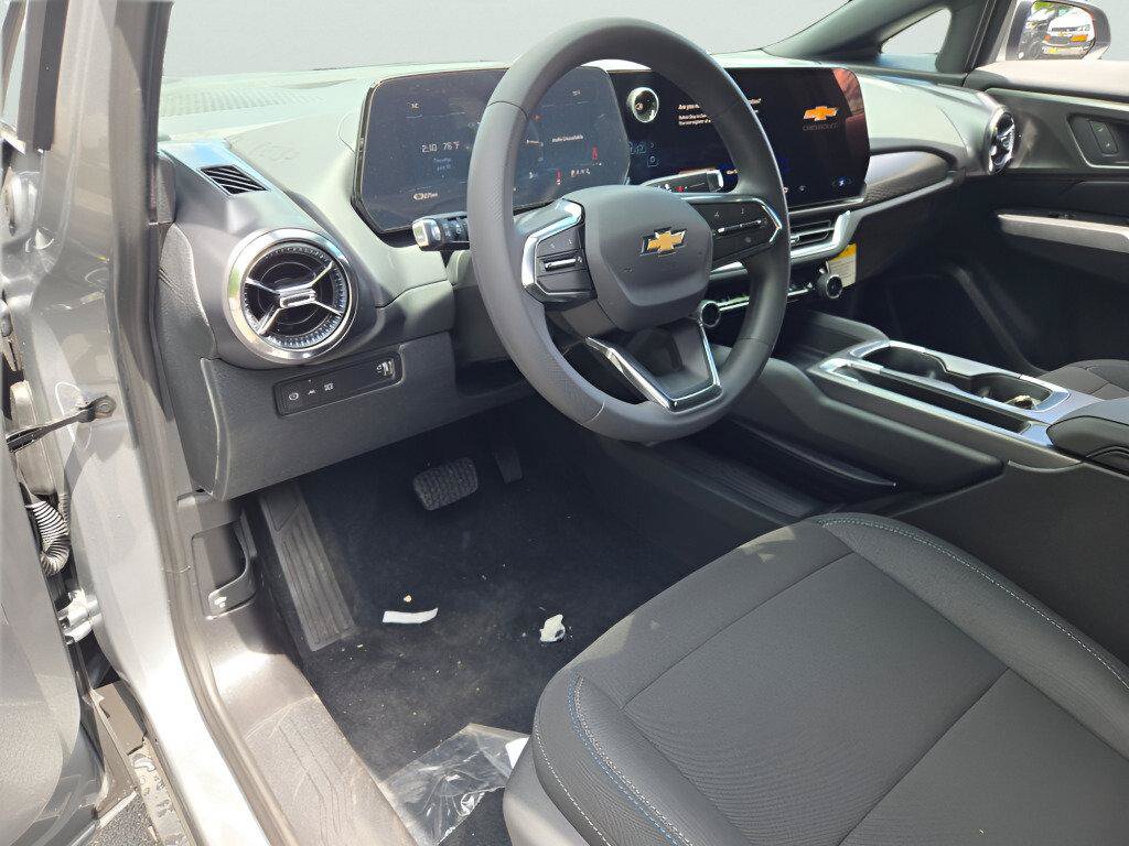 New 2026 Chevrolet Equinox EV LT FWD image 25