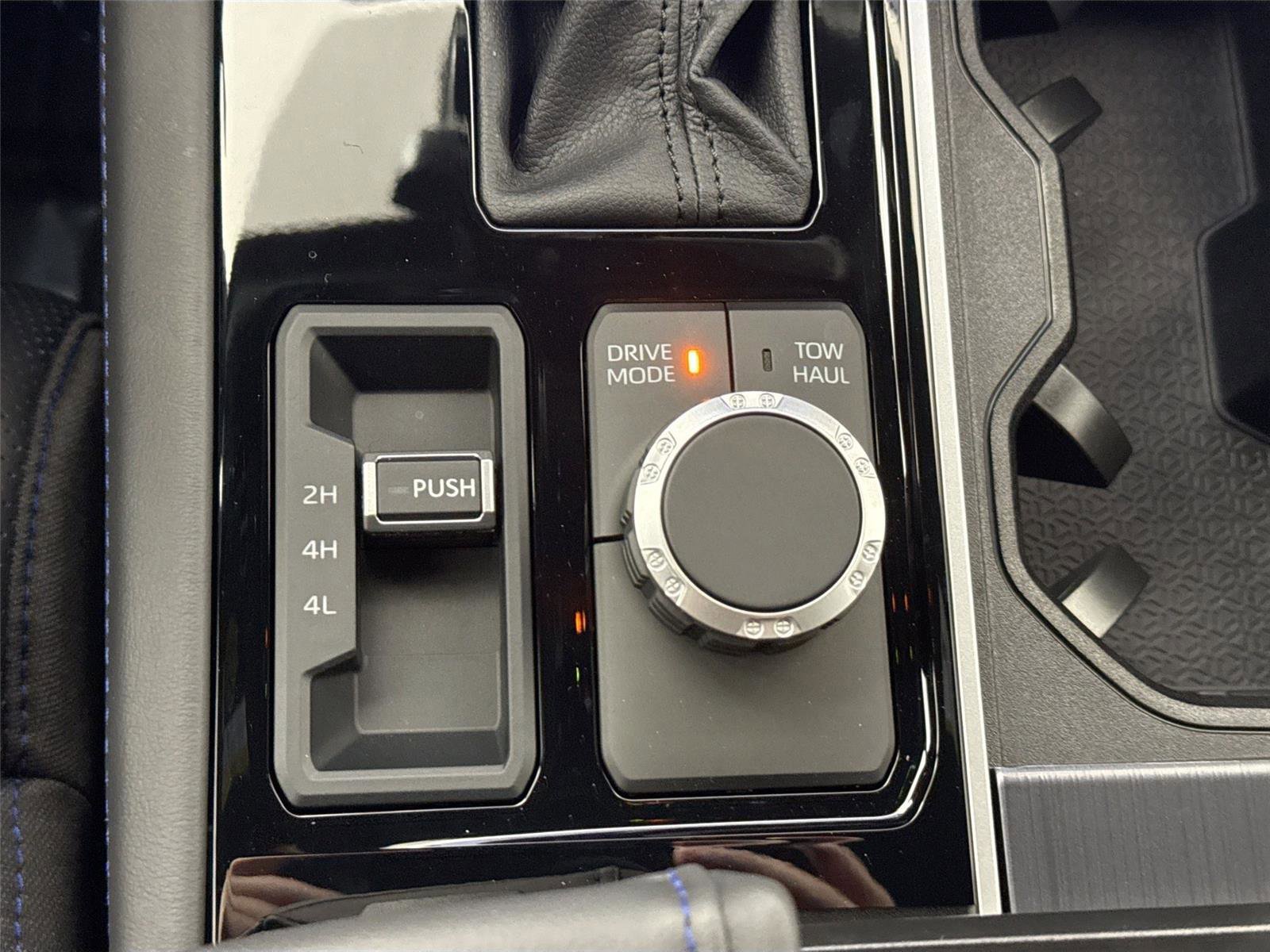 Used 2025 Toyota Tundra Platinum image 31