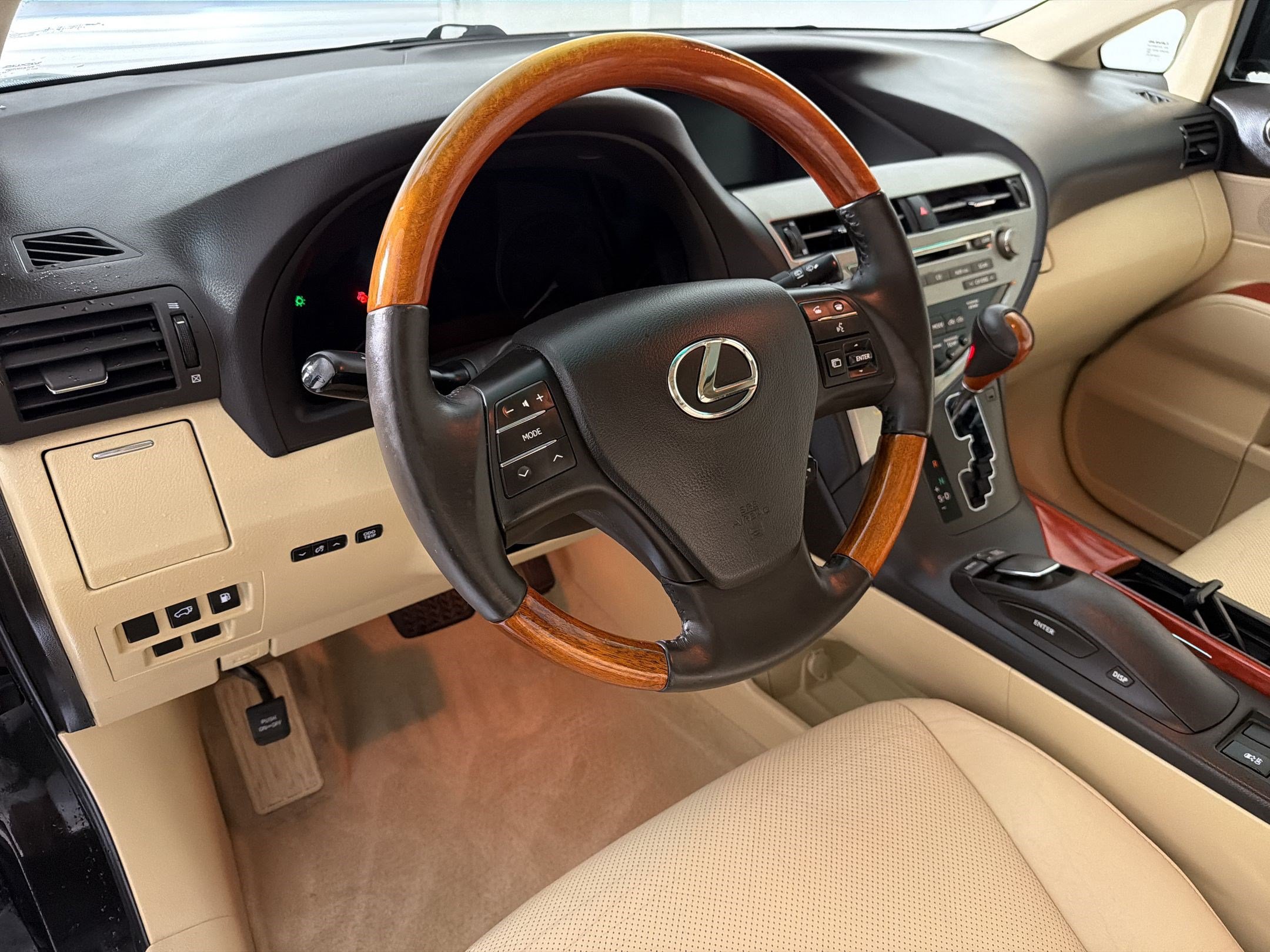 Used 2011 Lexus RX 350 2WD w/ Premium Pkg image 4