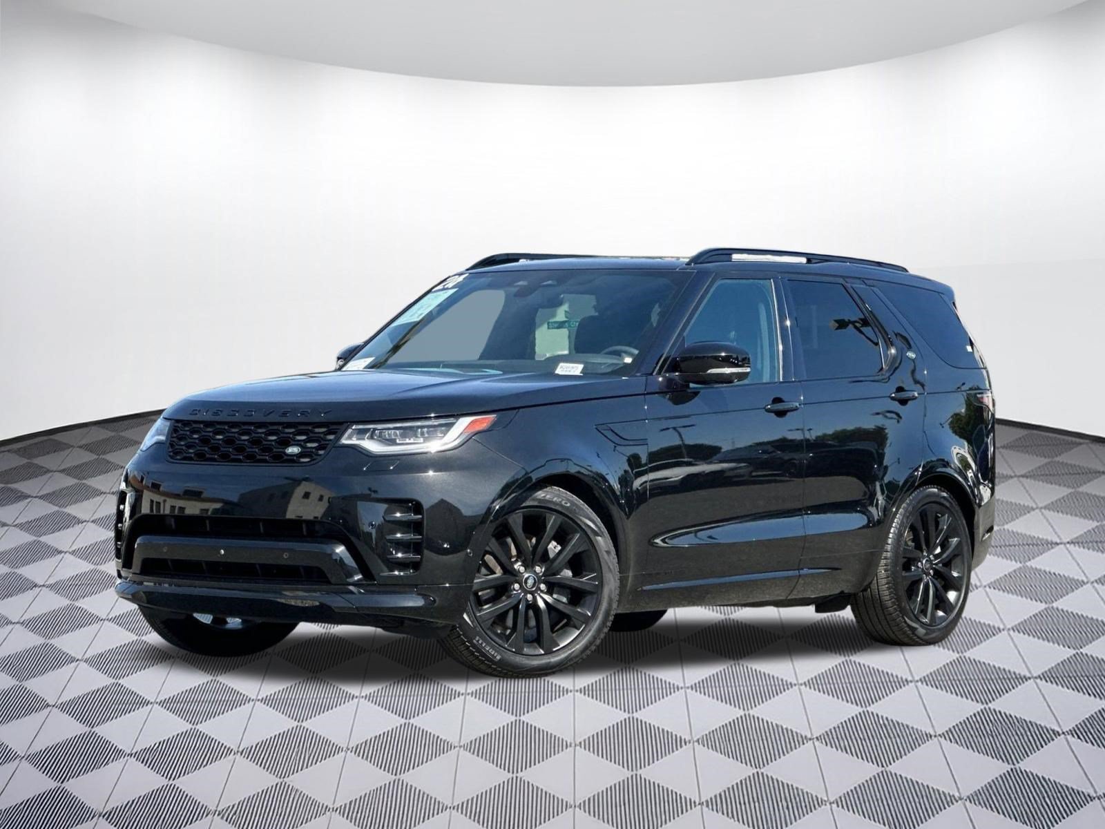 Used 2024 Land Rover Discovery Dynamic SE