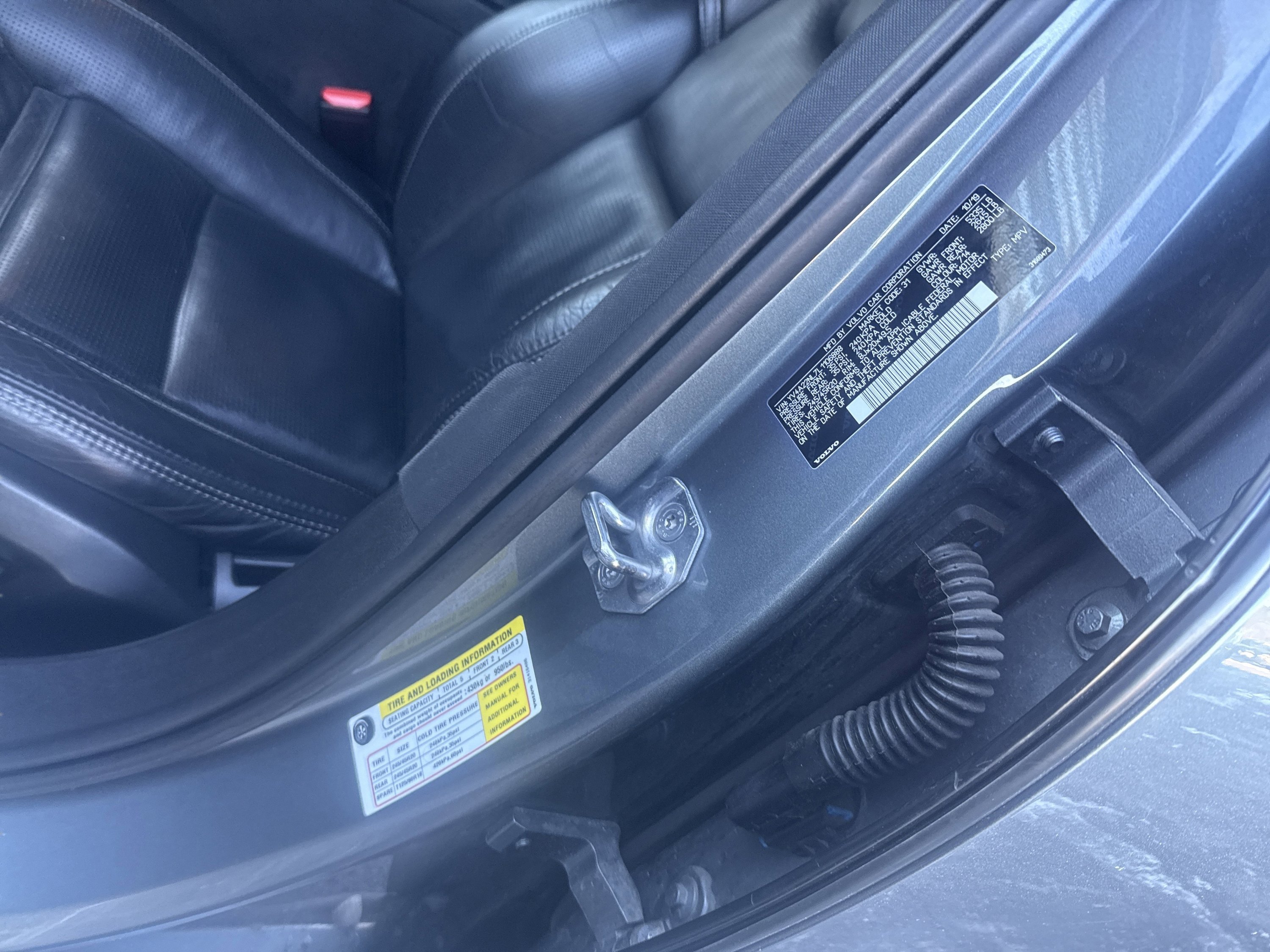 Used 2020 Volvo V90 T6 Cross Country image 16