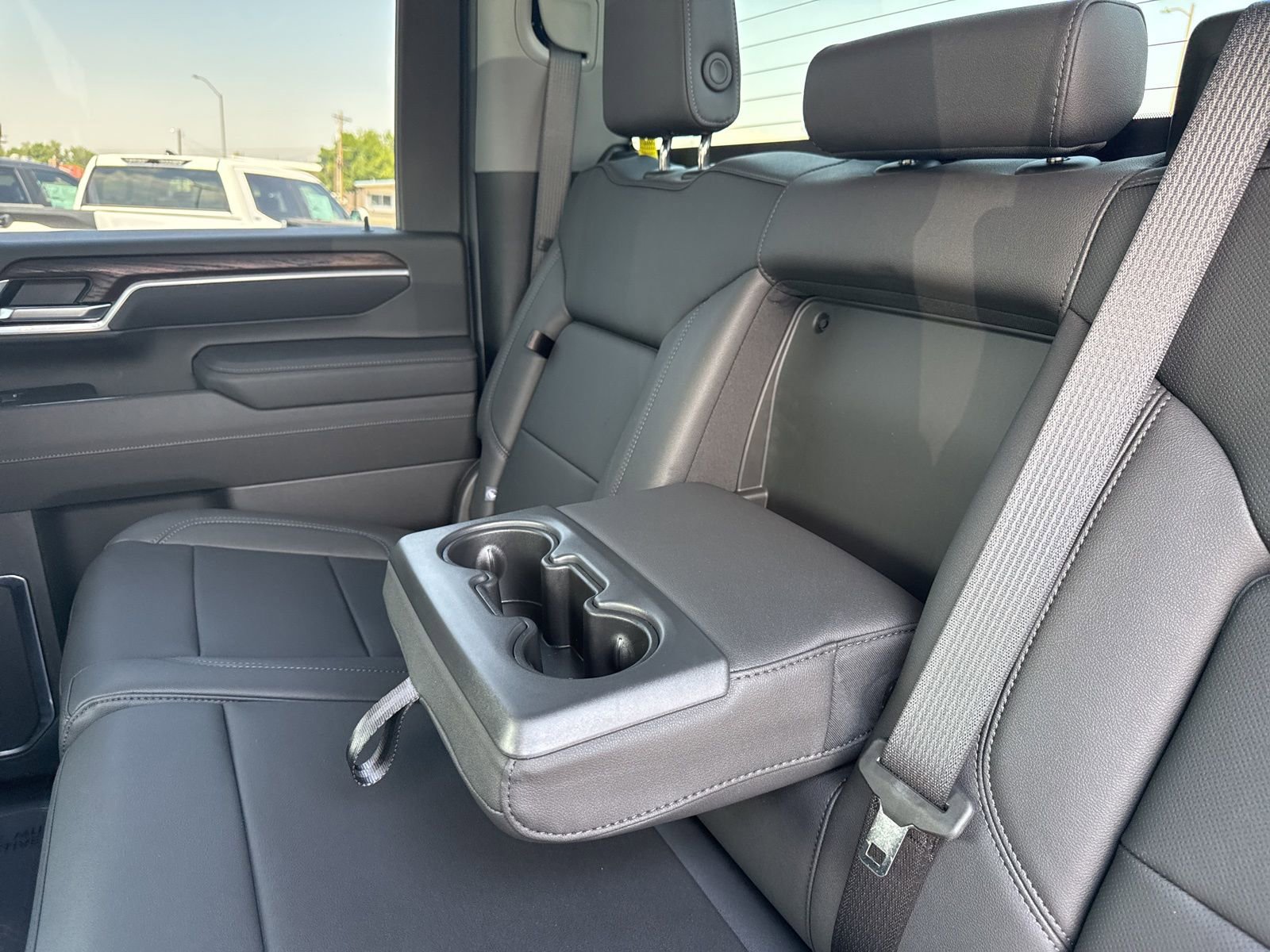 New 2025 GMC Sierra 3500 SLT w/ SLT Convenience Package image 34