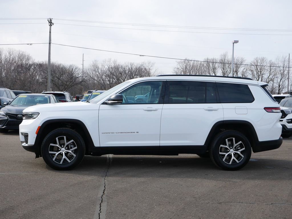 Used 2024 Jeep Grand Cherokee L Limited w/ Luxury Tech Group II image 4