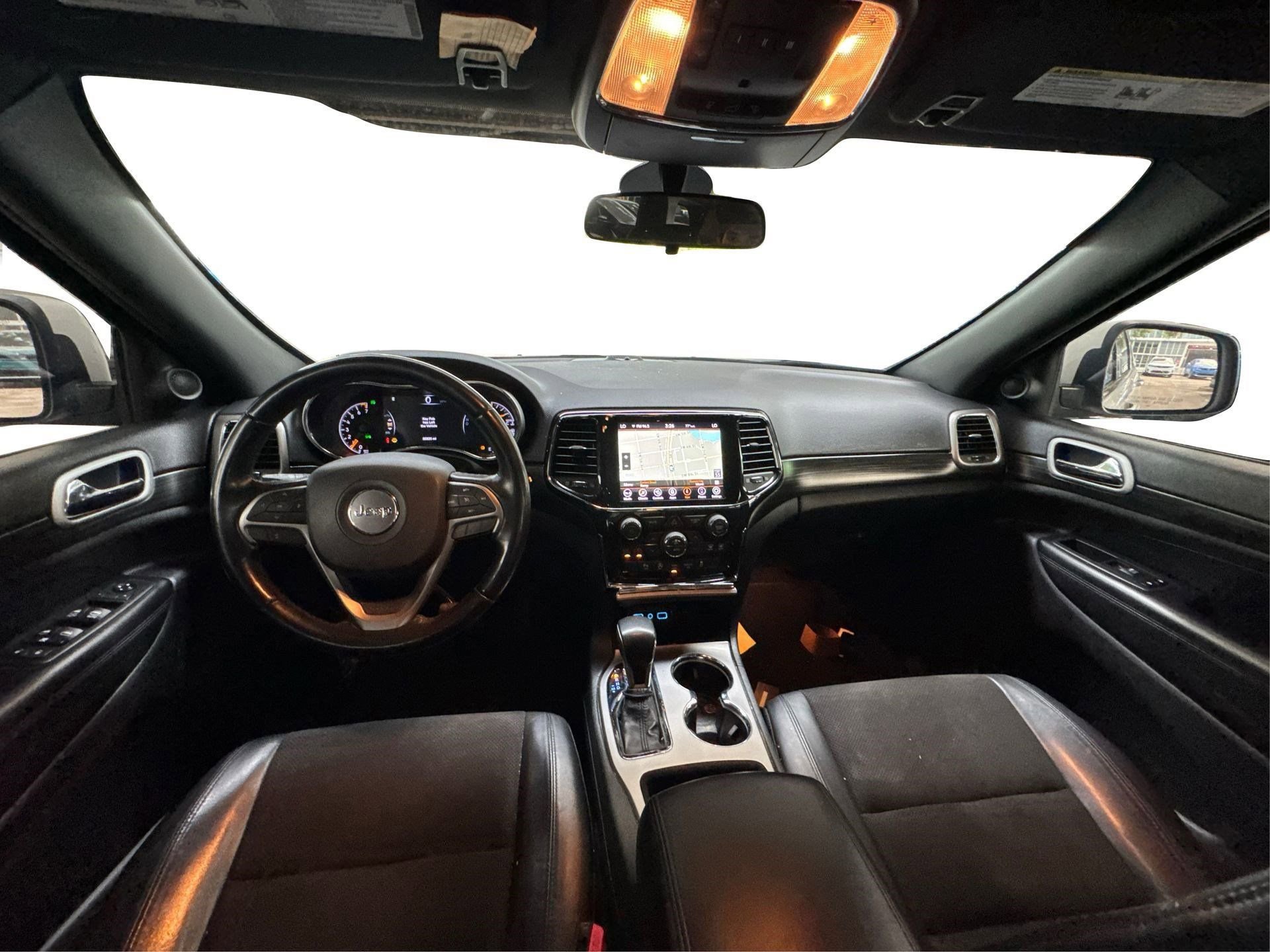 Used 2021 Jeep Grand Cherokee Laredo X image 27