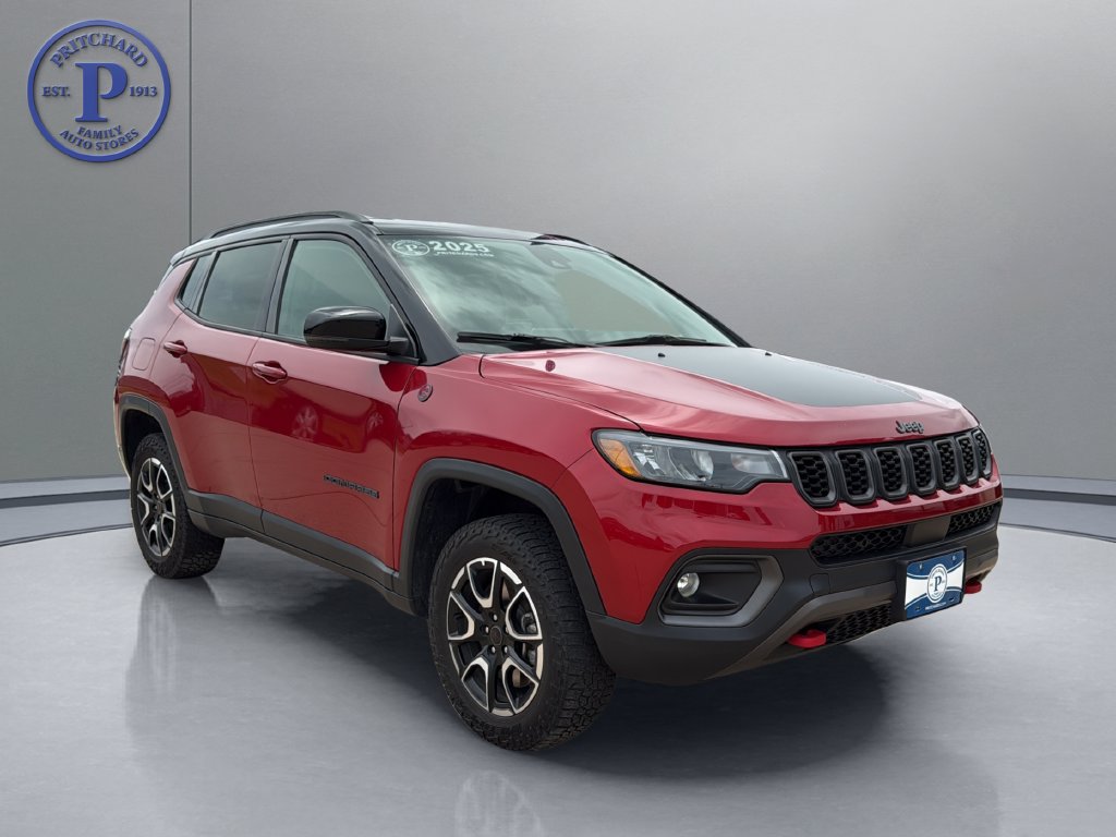 Used 2025 Jeep Compass Trailhawk