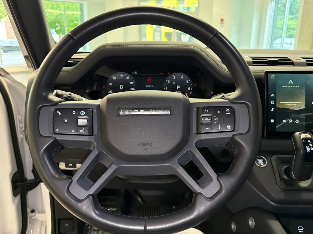 Used 2024 Land Rover Defender 130 X-Dynamic SE AWD/4WD image 23