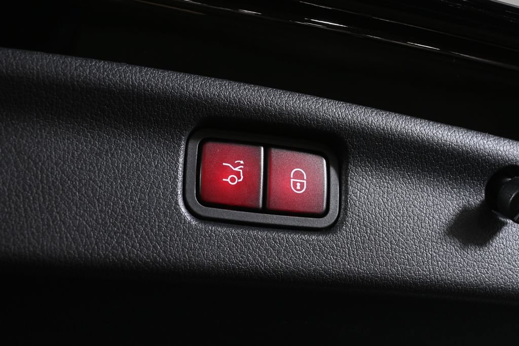 Certified 2023 Mercedes-Benz C 300 4MATIC Sedan image 32