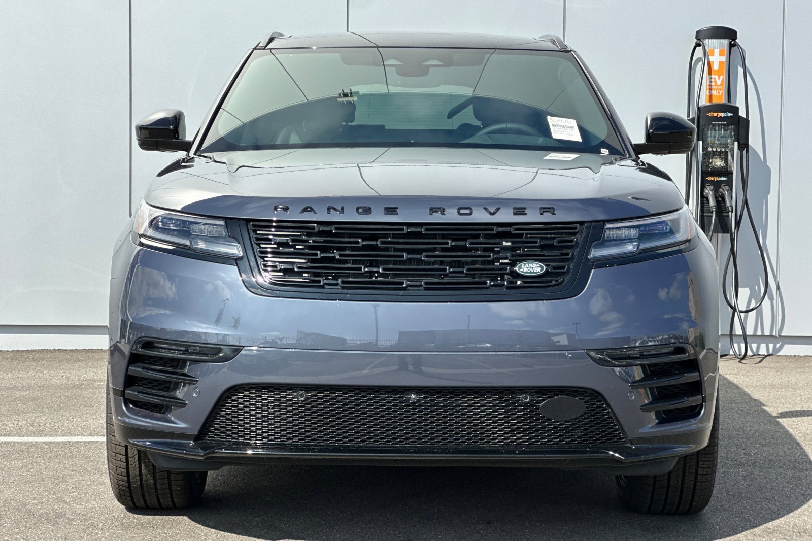 New 2026 Land Rover Range Rover Velar Dynamic SE image 8