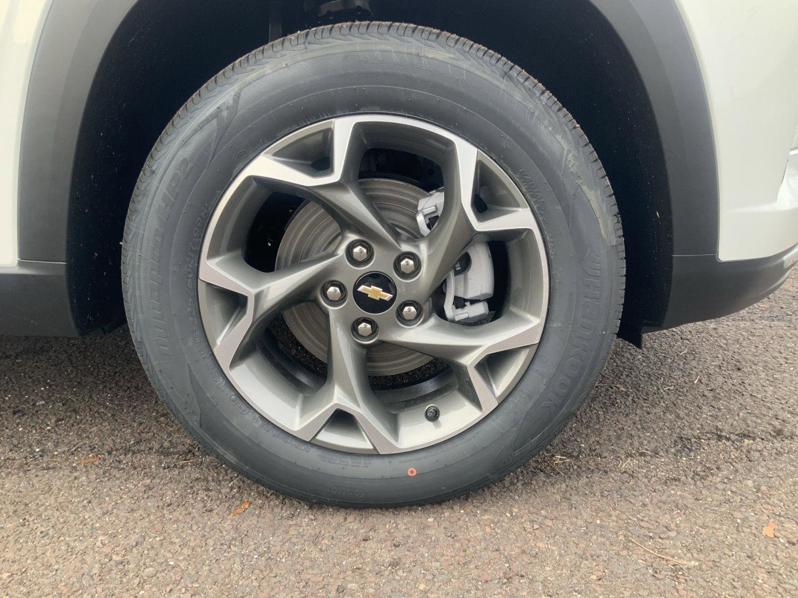 New 2026 Chevrolet Trax LT w/ Driver Confidence Package image 9