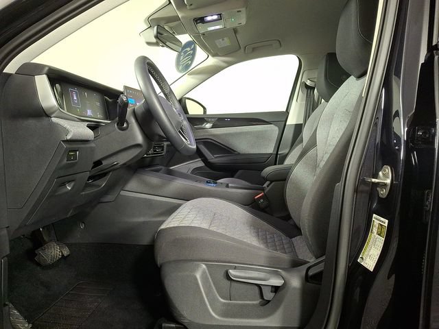 Used 2025 Volkswagen Tiguan S AWD/4WD image 15