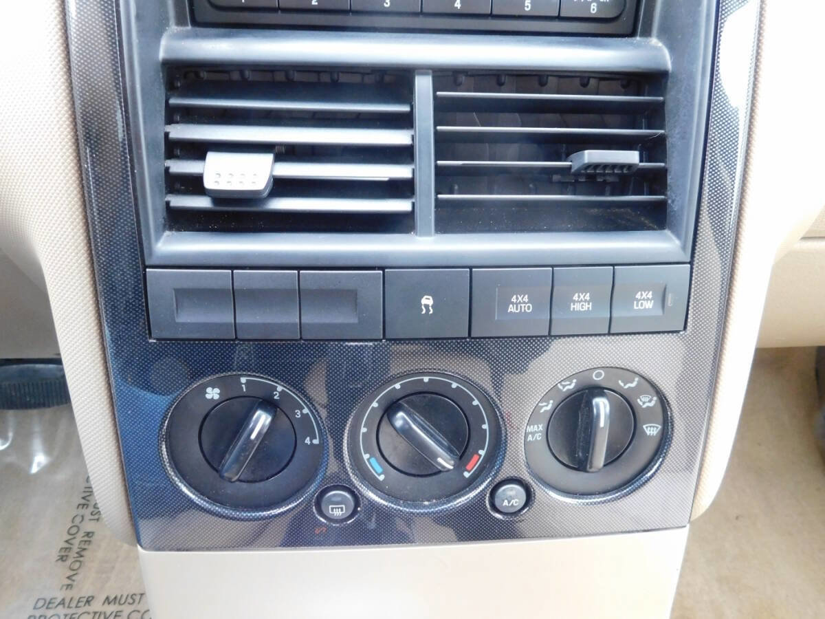 Used 2010 Ford Explorer XLT AWD/4WD image 14