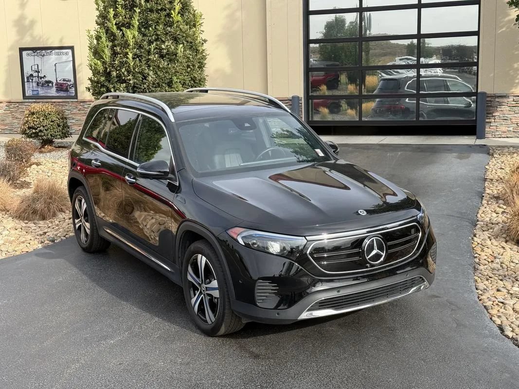 Used 2023 Mercedes-Benz EQB 350 4MATIC SUV w/ Pinnacle Package image 27