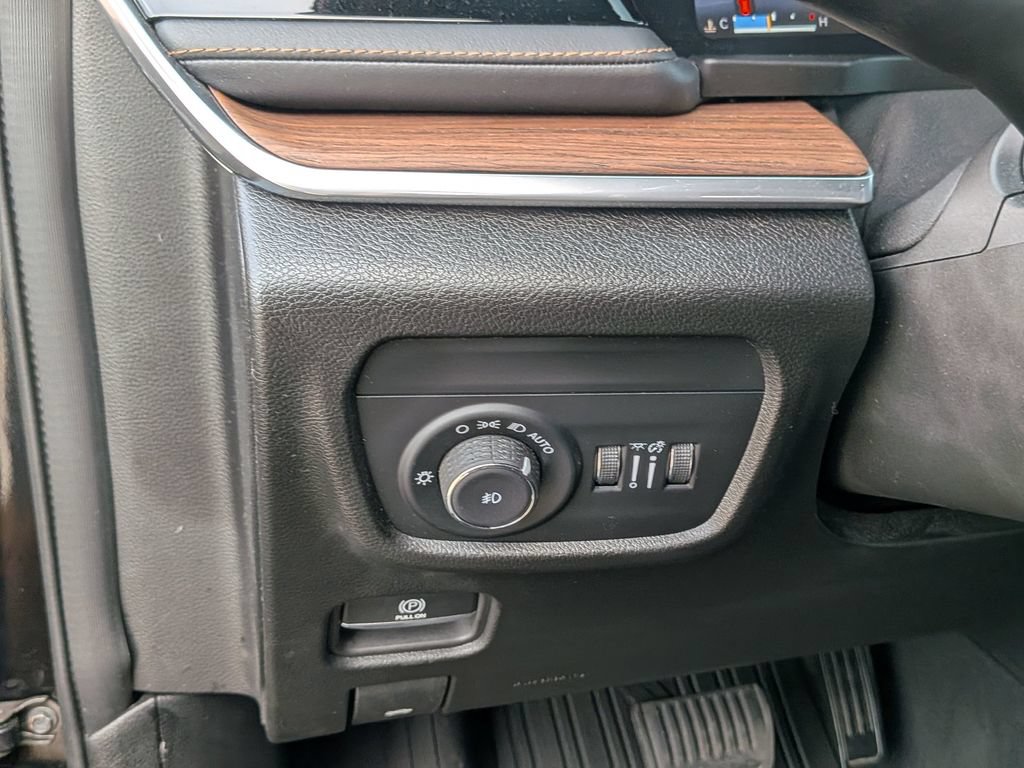 Used 2023 Jeep Grand Cherokee Summit w/ Rear Seat Video Group I AWD/4WD image 20