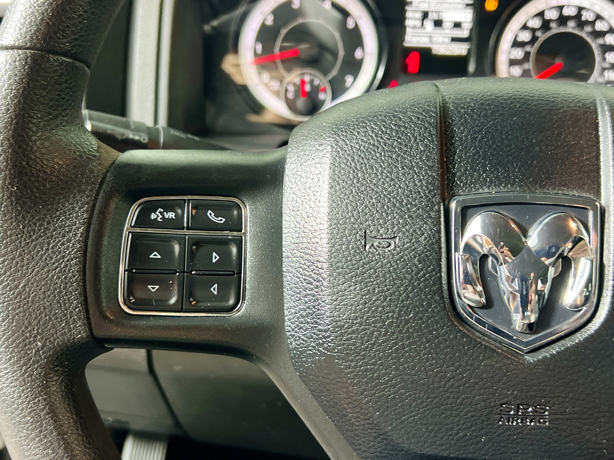 Used 2019 RAM 1500 Classic SLT AWD/4WD image 18