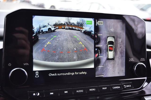 New 2025 Nissan Pathfinder SL image 13