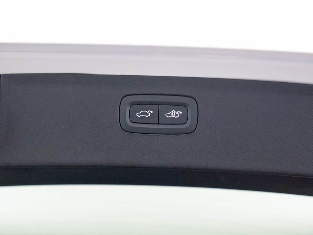 Used 2024 Volvo XC90 T8 Plus image 35