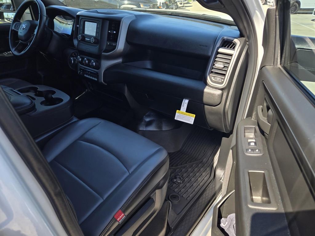 Used 2024 RAM 2500 Tradesman w/ Chrome Appearance Group AWD/4WD image 16