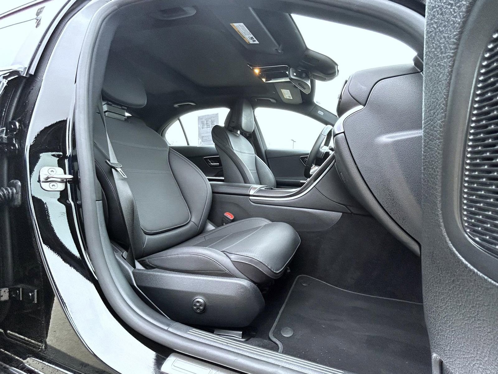 Used 2024 Mercedes-Benz C 300 Sedan image 16