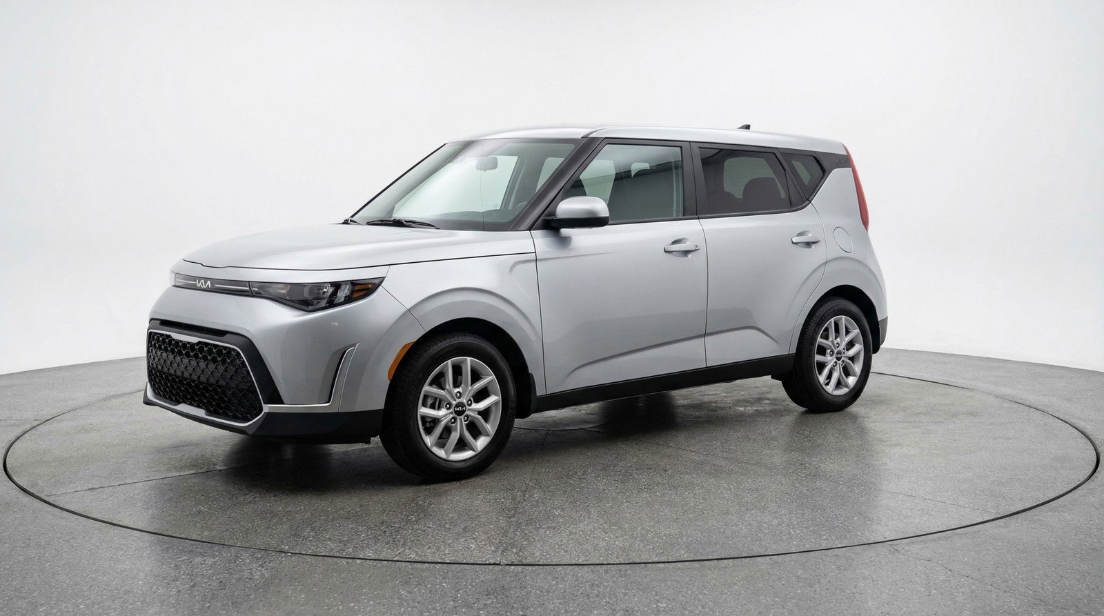 Used 2025 Kia Soul LX w/ LX Technology Package image 3