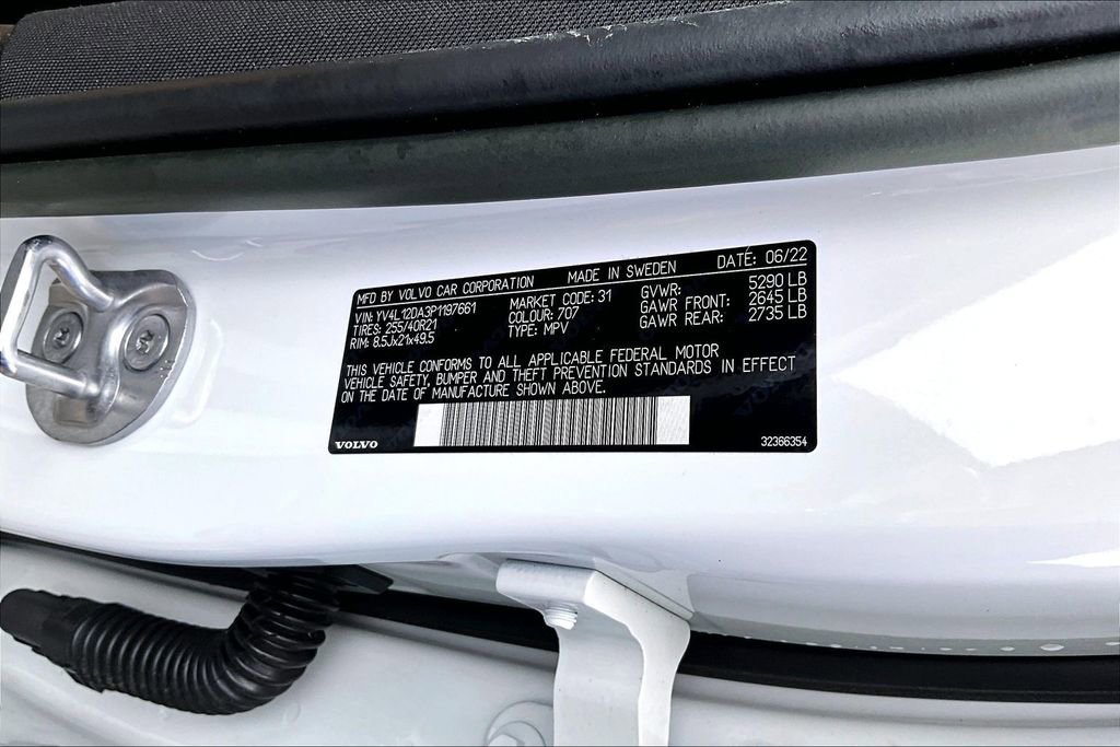Used 2023 Volvo XC60 B5 Ultimate w/ Climate Package FWD image 6