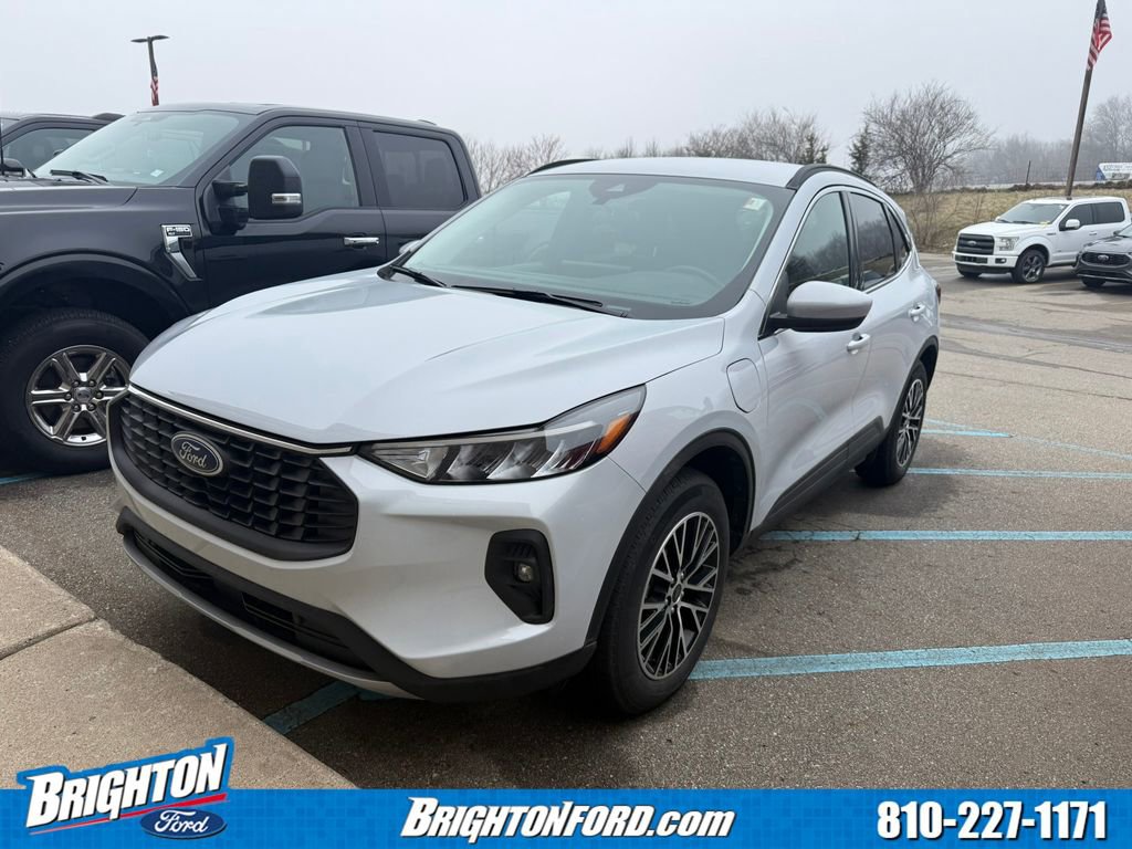 Certified 2025 Ford Escape SE image 3