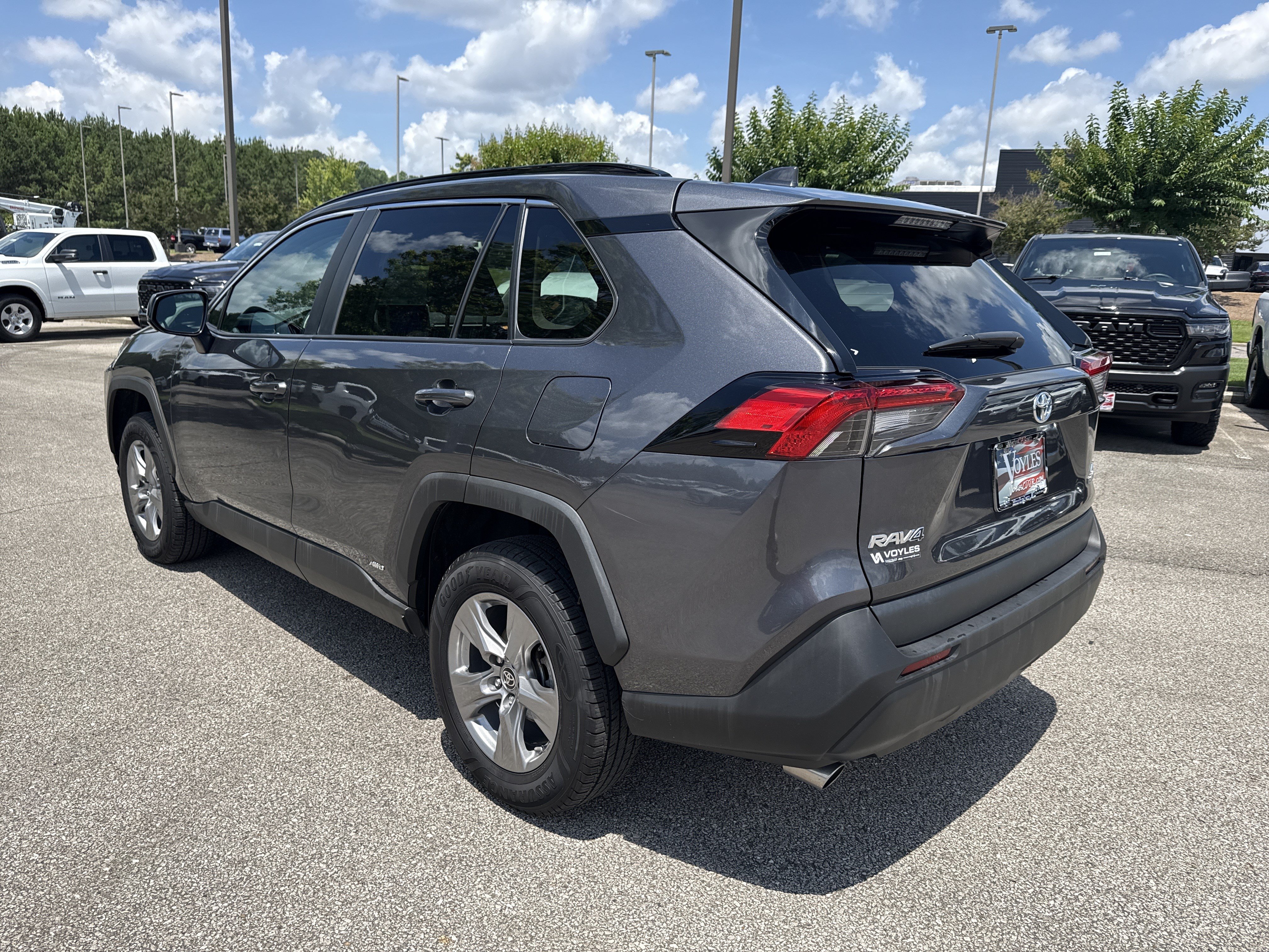 Used 2024 Toyota RAV4 LE AWD/4WD image 5