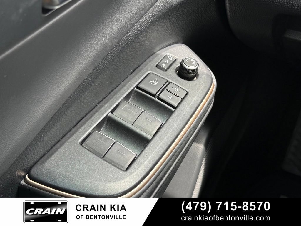Used 2023 Toyota Crown AWD/4WD image 10