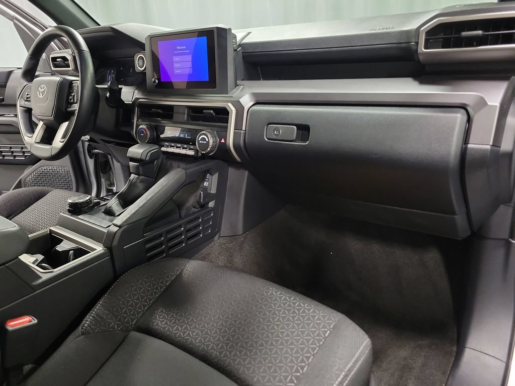 Used 2025 Toyota 4Runner SR5 AWD/4WD image 33