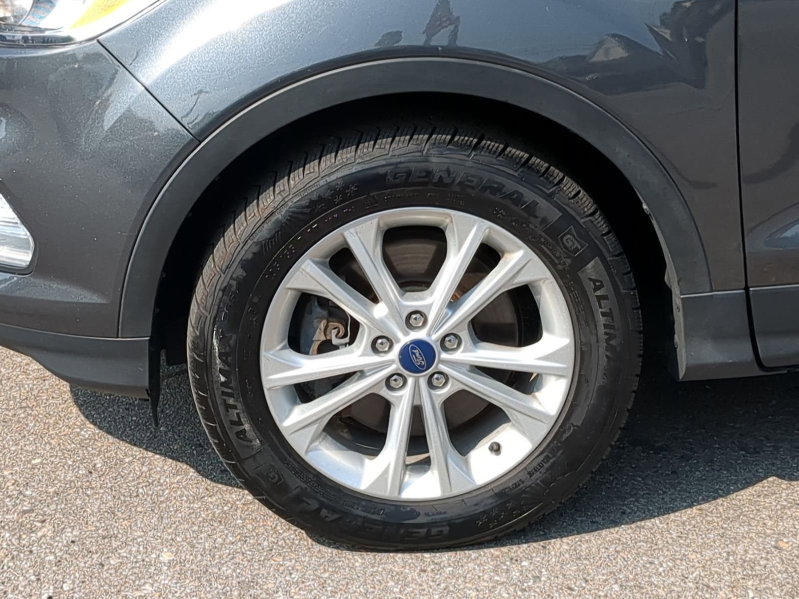 Used 2017 Ford Escape SE image 16