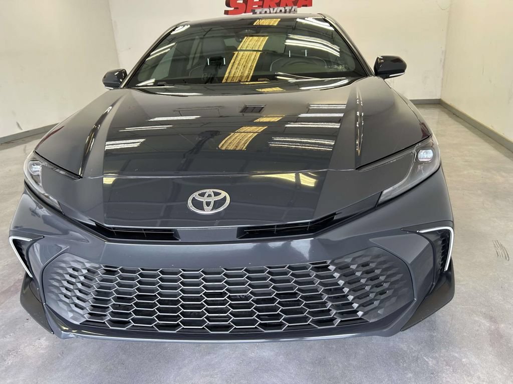 Used 2025 Toyota Camry SE w/ Convenience Package FWD image 8