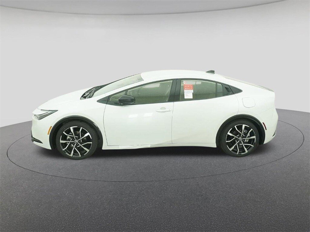 New 2026 Toyota Prius Plug-In Hybrid FWD image 3
