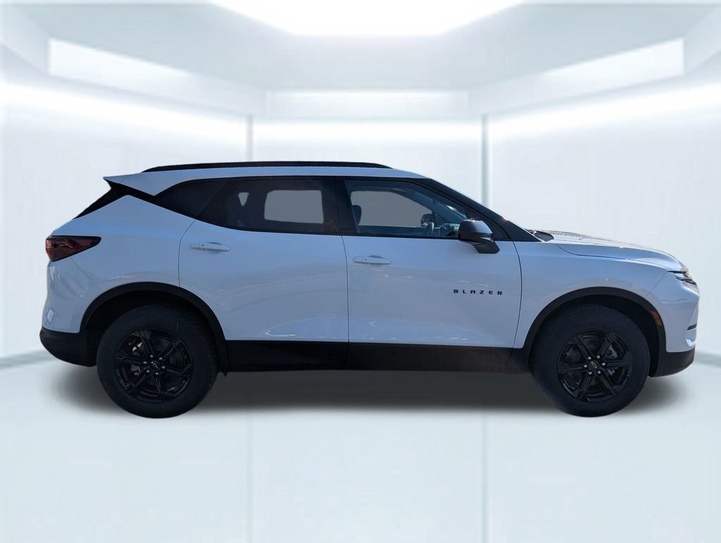 New 2026 Chevrolet Blazer LT w/ Midnight/Sport Edition FWD image 7