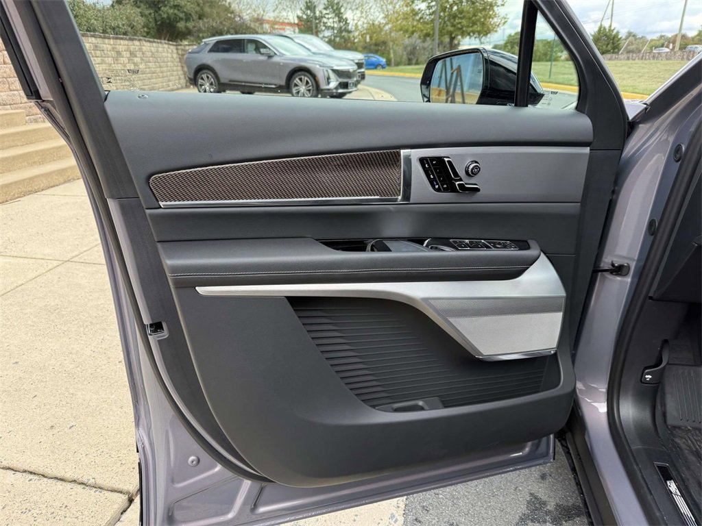 New 2026 Cadillac Vistiq Luxury w/ LPO, Floor Liner Package image 20