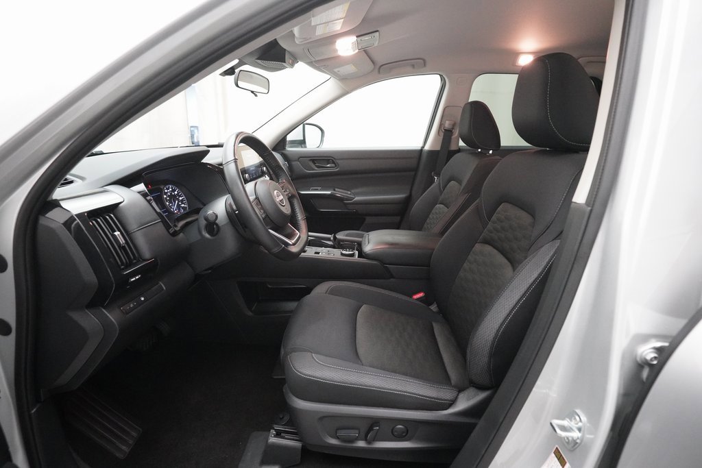 Certified 2024 Nissan Pathfinder SV image 6