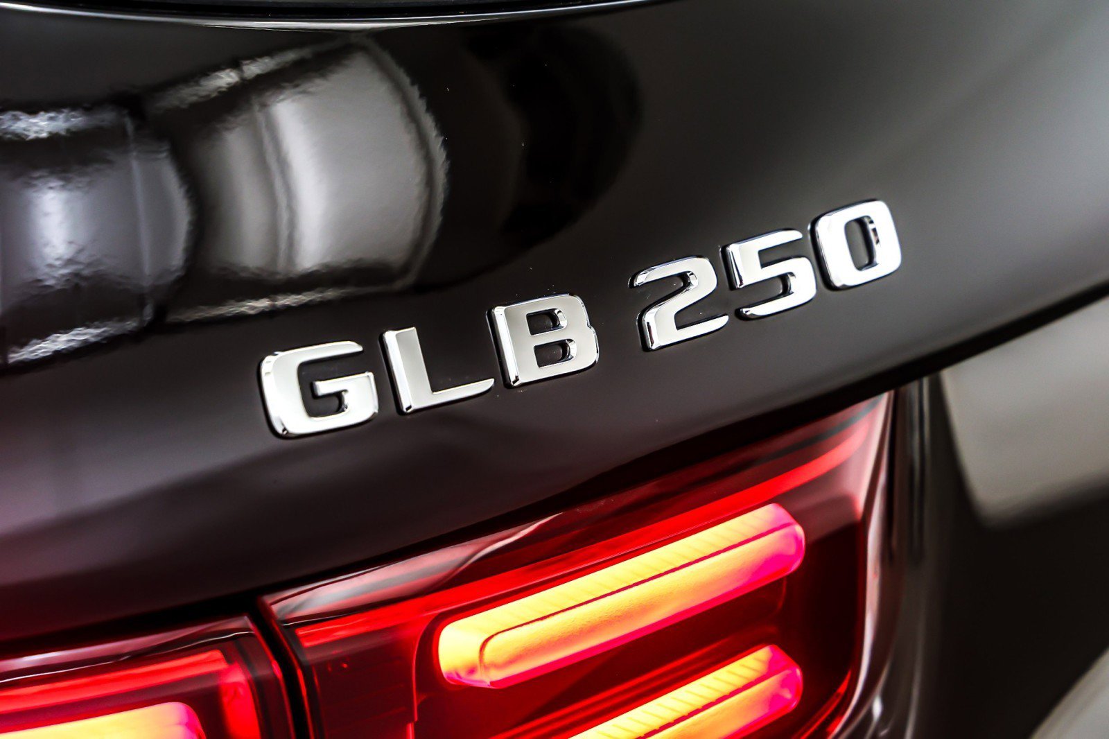 Certified 2025 Mercedes-Benz GLB 250 image 11