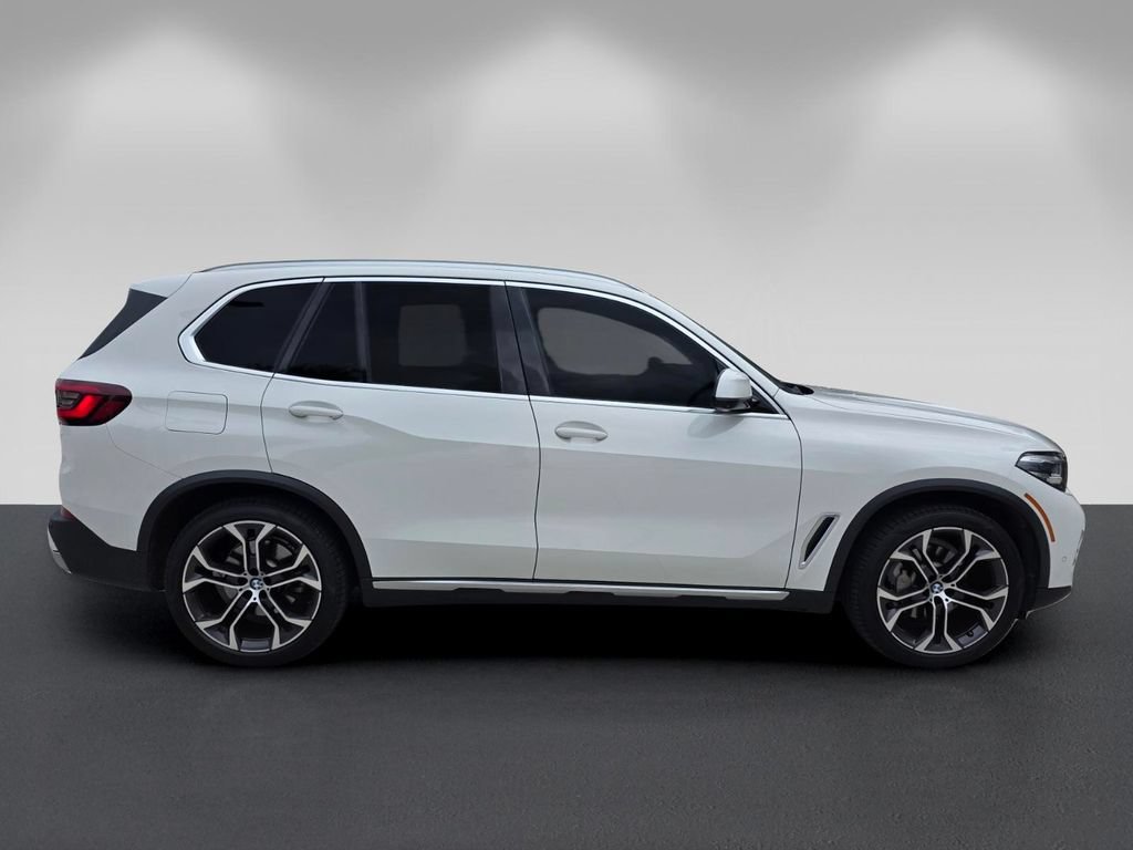 Used 2022 BMW X5 sDrive40i w/ Premium Package RWD image 3