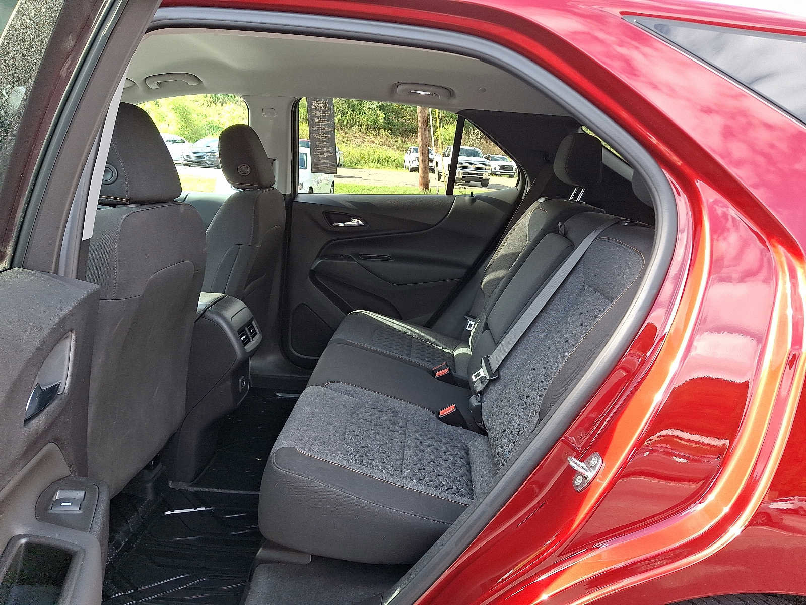 Used 2023 Chevrolet Equinox LT image 11