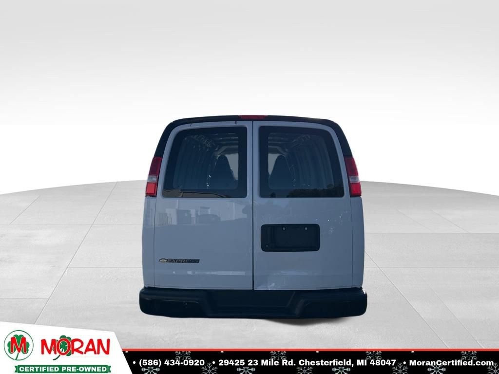 Used 2023 Chevrolet Express 3500 Extended w/ Driver Convenience Package image 4