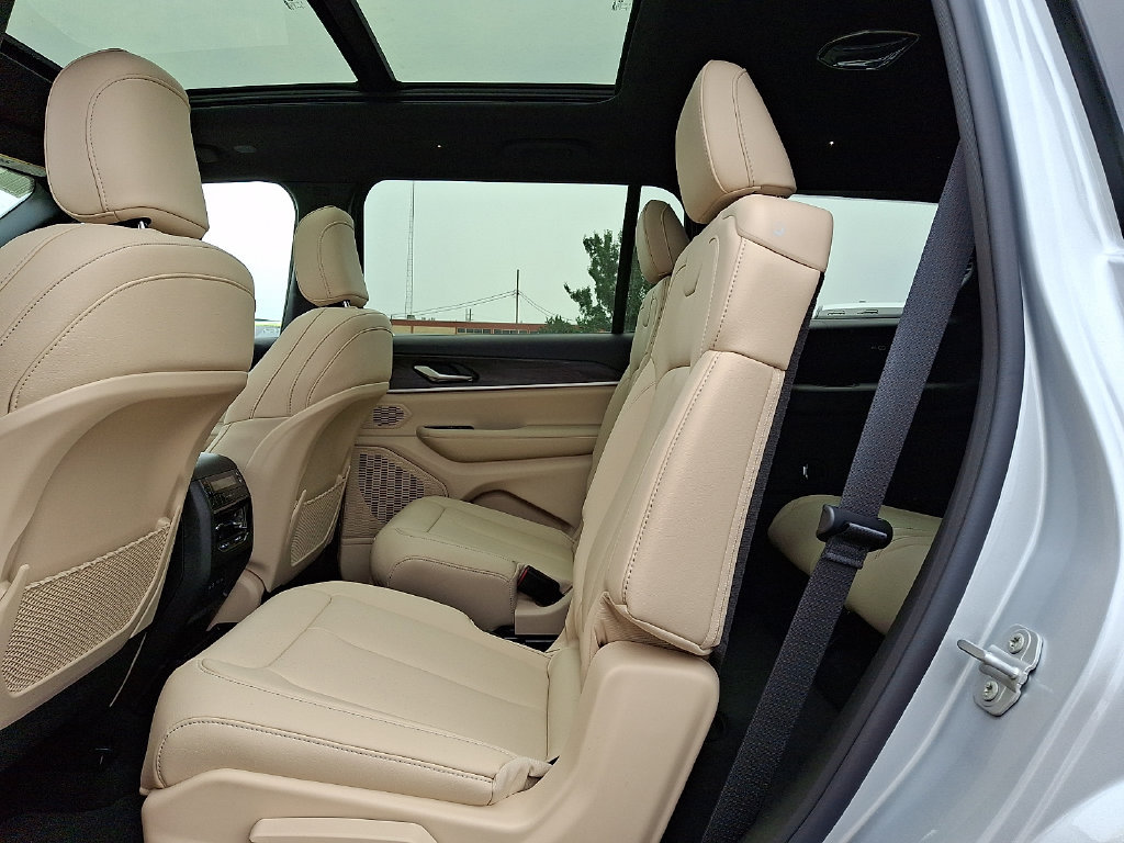 New 2026 Jeep Grand Cherokee L Limited AWD/4WD image 5
