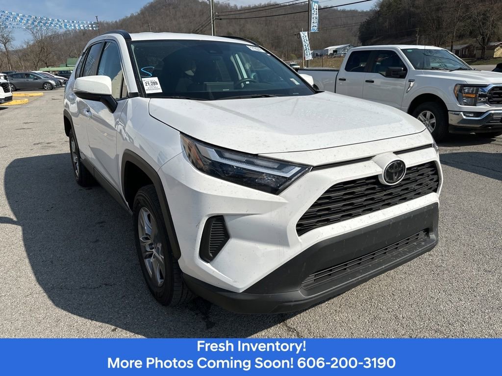 Used 2025 Toyota RAV4 XLE image 7