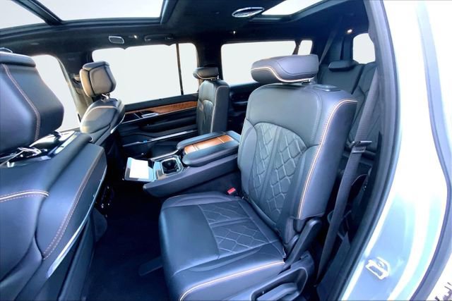 Used 2024 Jeep Grand Wagoneer L Series III image 31