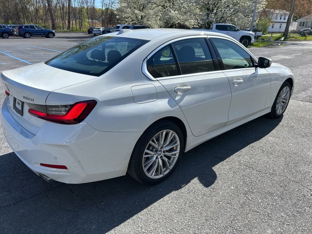 Certified 2024 BMW 330i xDrive Sedan w/ Premium Package AWD/4WD image 6