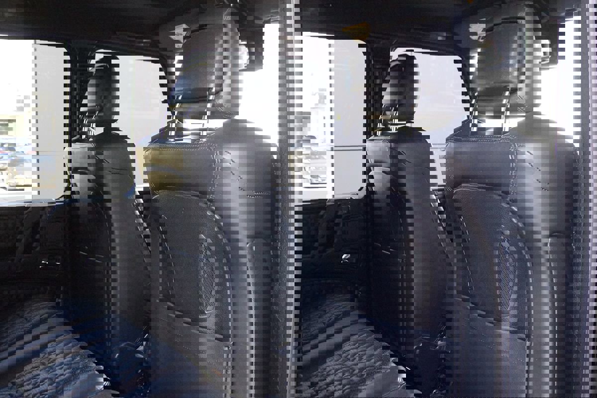 Used 2015 Mercedes-Benz G 63 AMG 4MATIC w/ PA6 Package image 35