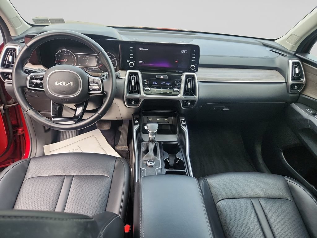 Used 2022 Kia Sorento S w/ Panoramic Sunroof Package AWD/4WD image 12