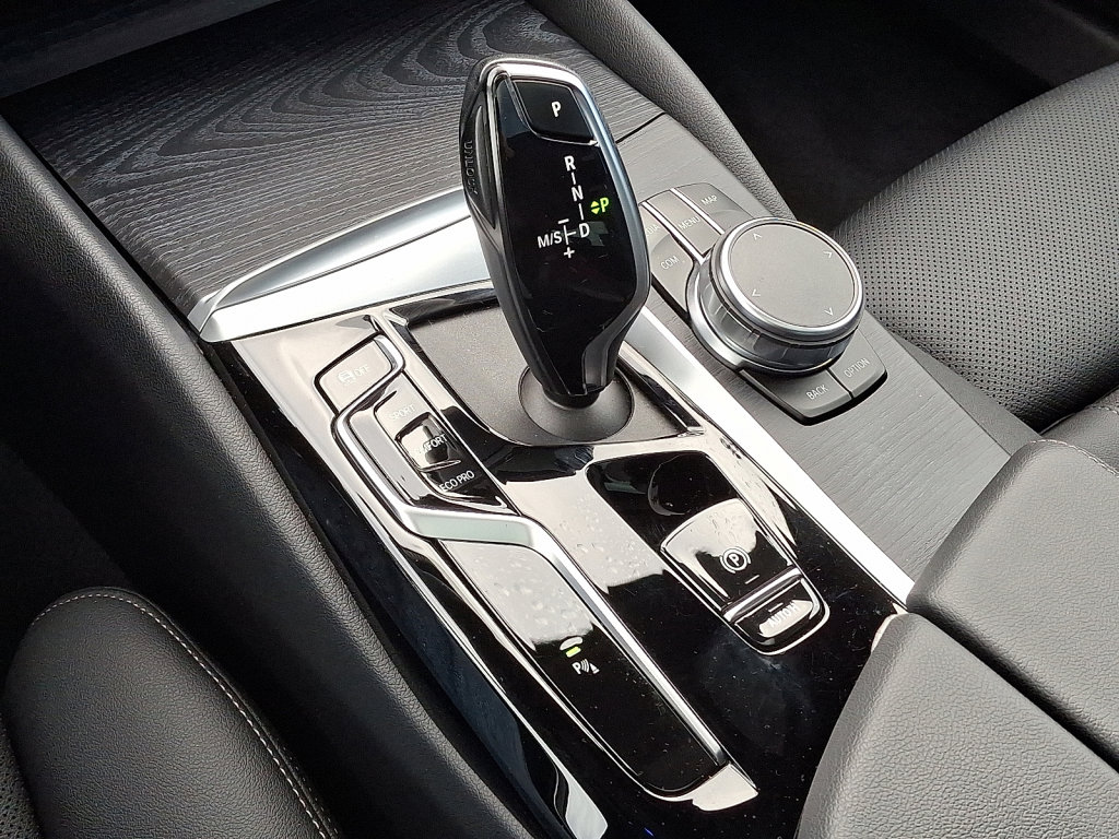 Used 2023 BMW 540i xDrive w/ Premium Package image 29