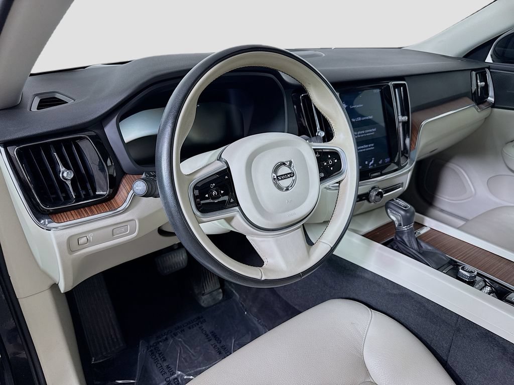 Used 2019 Volvo S60 T5 Momentum w/ Multimedia Package FWD image 9