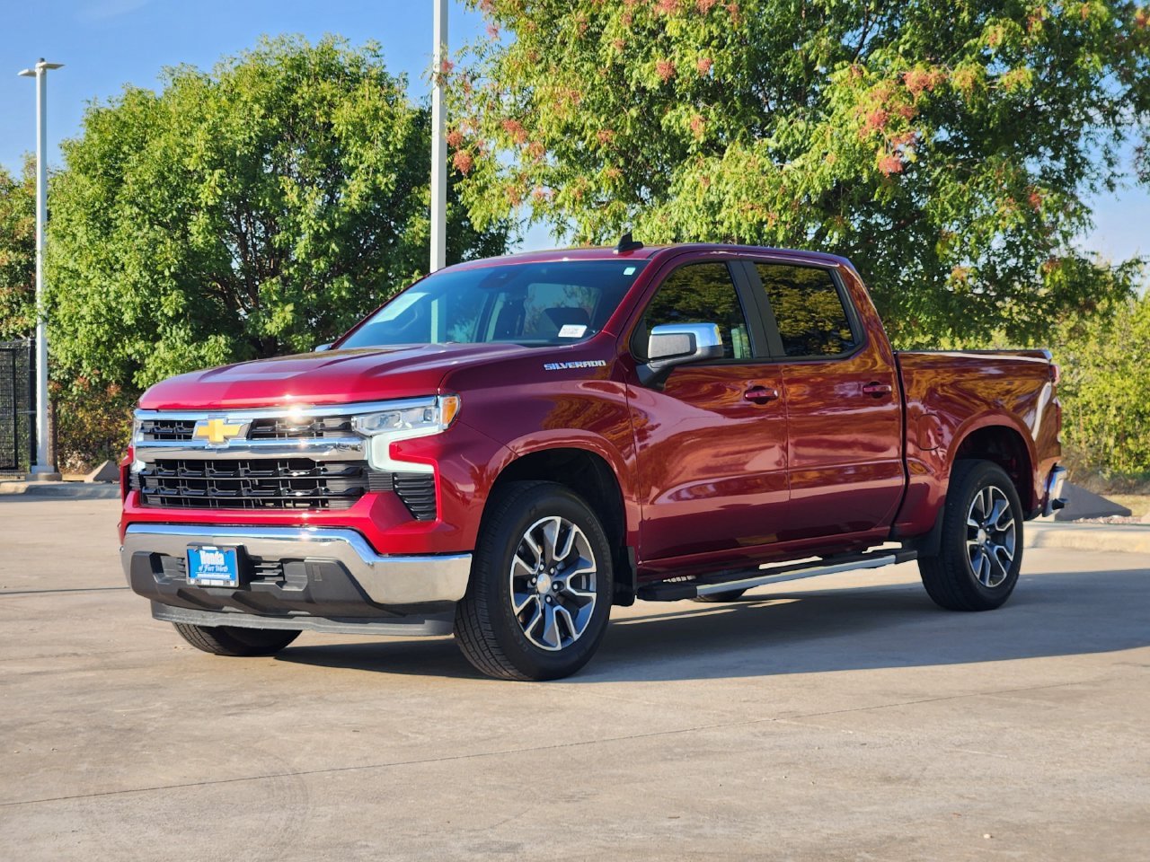 Used 2024 Chevrolet Silverado 1500 LT RWD image 3