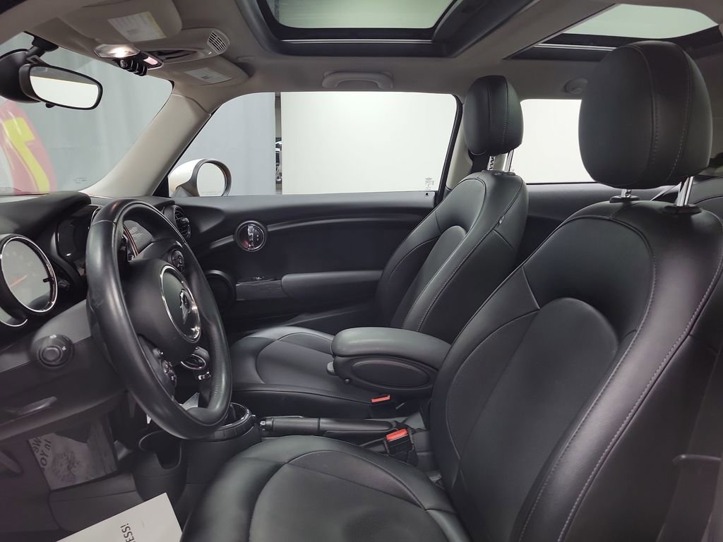 Used 2015 MINI Cooper 2-Door Hardtop image 13