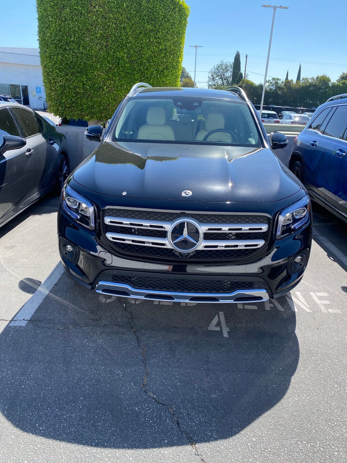 Used 2023 Mercedes-Benz GLB 250 image 2